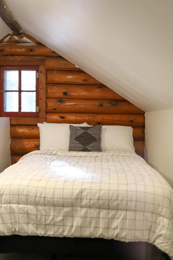 Historic Log Cabin #14 At Horse Creek Resort ラピッドシティ エクステリア 写真