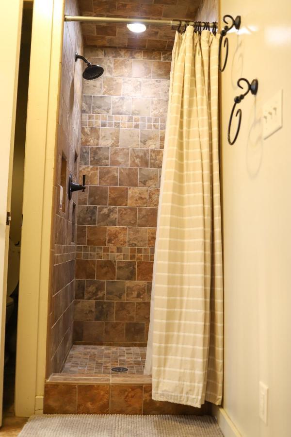 Historic Log Cabin #14 At Horse Creek Resort ラピッドシティ エクステリア 写真